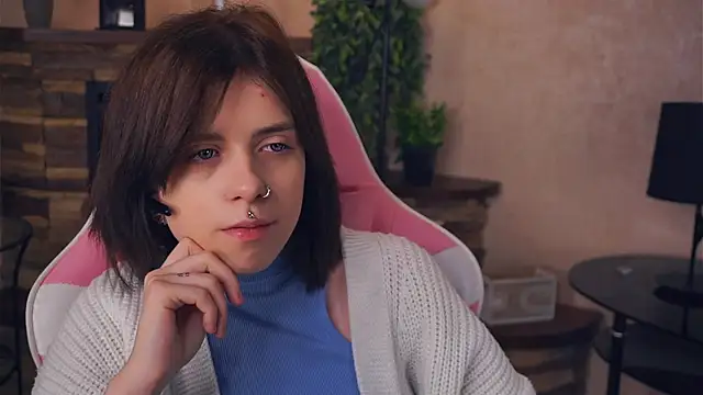 IleanaPishko online show from 12-19-25, 08:06