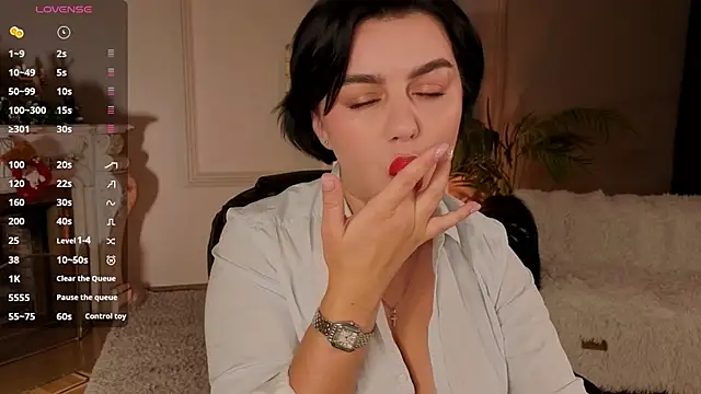 Sofia Fisher online show from 12-22-25, 07:08