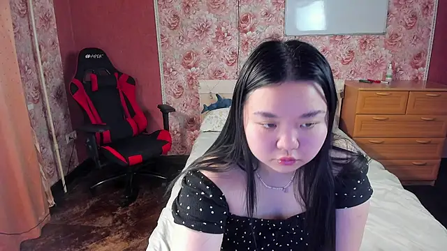 hungrybunny333 online show from 12-17-25, 10:09