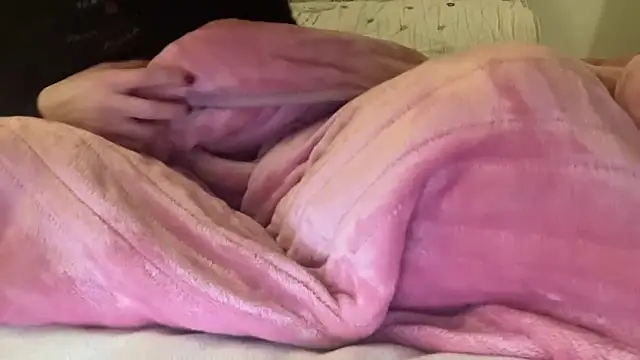 Snapshot of ijustturned18today chatting on 02-04-26, 08:26 ijustturned18today online show from 02-04-26, 08:26