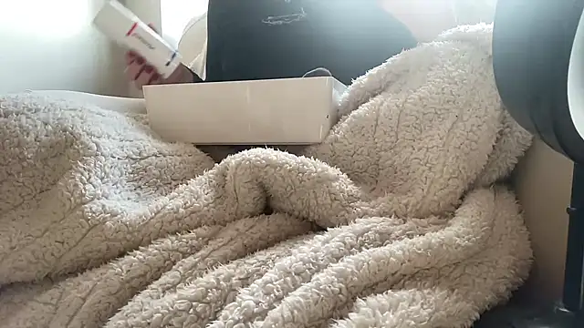 Snapshot of ijustturned18today chatting on 01-18-26, 11:24 ijustturned18today online show from 01-18-26, 11:24