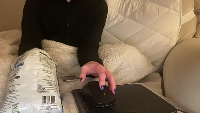 ijustturned18today online show from 01-13-26, 05:17