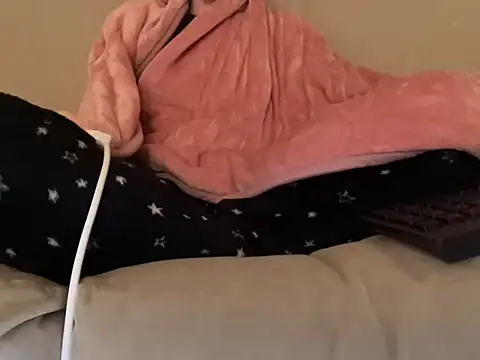 Snapshot of ijustturned18today chatting on 02-16-26, 06:56 ijustturned18today online show from 02-16-26, 06:56