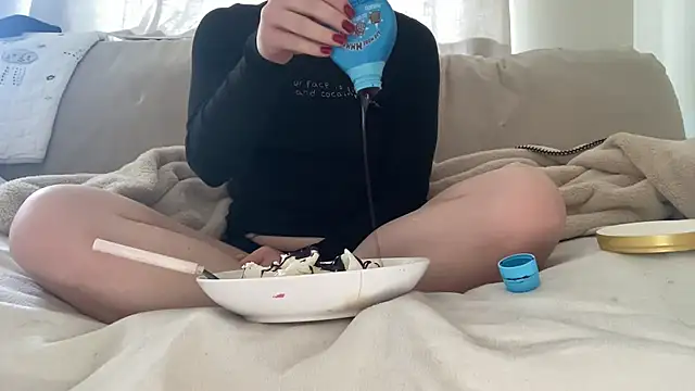 ijustturned18today online show from 04-13-26, 08:18