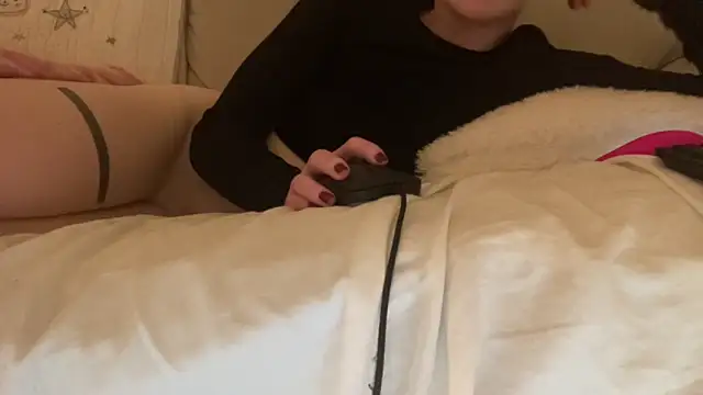 Snapshot of ijustturned18today chatting on 02-21-26, 08:44 ijustturned18today online show from 02-21-26, 08:44