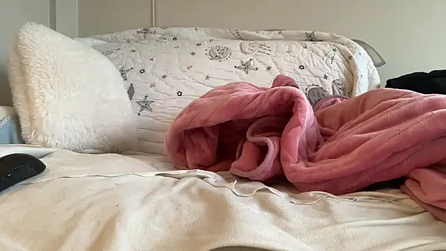 Snapshot of ijustturned18today chatting on 02-08-26, 08:23 ijustturned18today online show from 02-08-26, 08:23