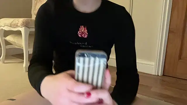 ijustturned18today online show from 12-23-25, 12:22