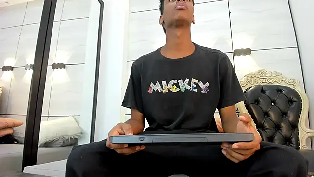 khris  evans online show from 03-25-26, 12:04