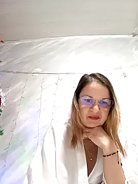 NikkyNatural online show from 12-17-25, 05:40