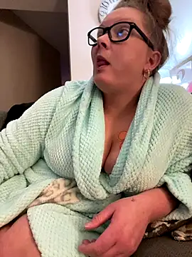 kissmyarch online show from 12-22-25, 12:00