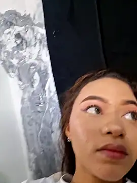 AriadnaLoren online show from 04-10-26, 03:13