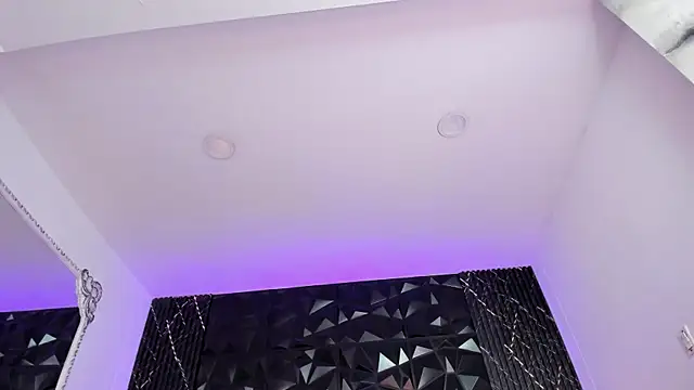 AriadnaLoren online show from 04-11-26, 07:45