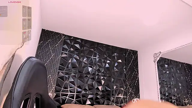 AriadnaLoren online show from 02-13-26, 03:39