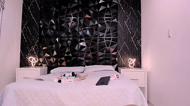 AriadnaLoren online show from 02-15-26, 04:35