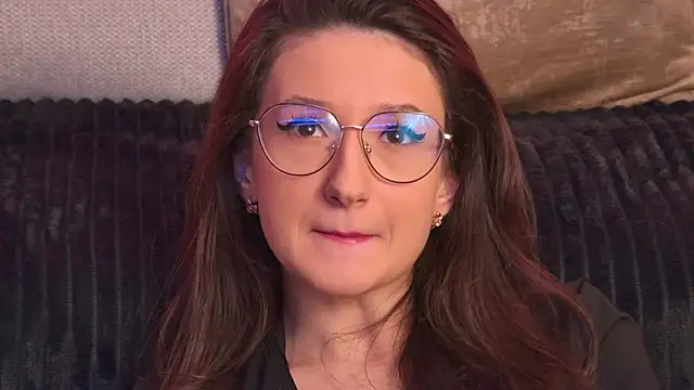 Snapshot of TheaMalekoo chatting on 12-22-25, 07:41 TheaMalekoo online show from 12-22-25, 07:41