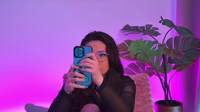 TheaMalekoo online show from 03-26-26, 07:50