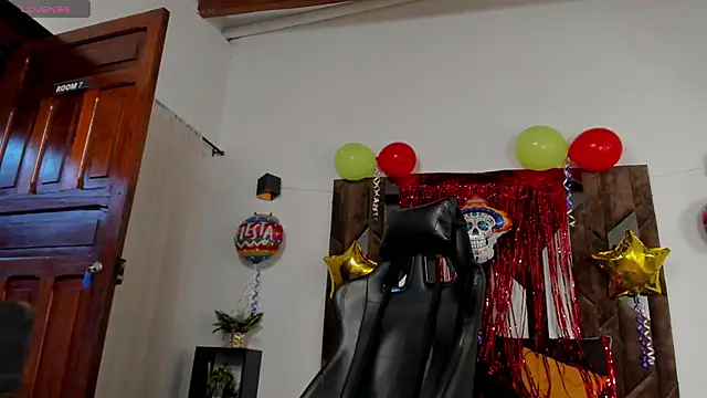Snapshot of J_king__ chatting on 05-02-26, 12:43 J king online show from 05-02-26, 12:43