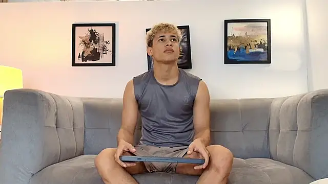 YOUNG GUYS1 online show from 04-24-26, 07:21