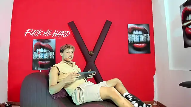 Snapshot of YOUNG_GUYS1 chatting on 02-27-26, 01:17 YOUNG GUYS1 online show from 02-27-26, 01:17