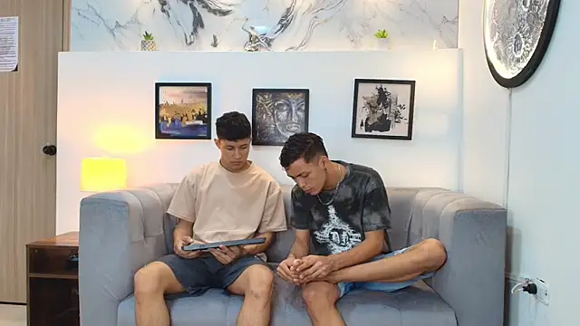 Snapshot of YOUNG_GUYS1 chatting on 12-18-25, 01:11 YOUNG GUYS1 online show from 12-18-25, 01:11