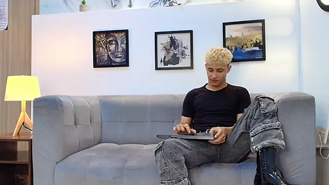 YOUNG GUYS1 online show from 04-08-26, 09:44