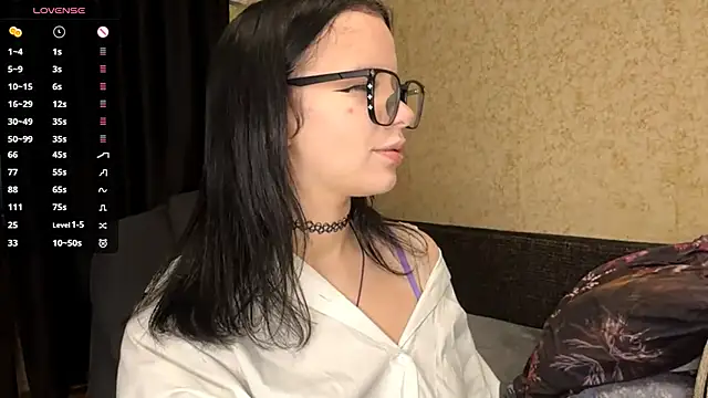 Eva blo0m online show from 12-19-25, 01:02