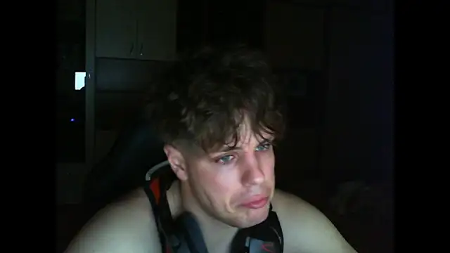 GymGuy0505 online show from 12-16-25, 10:47