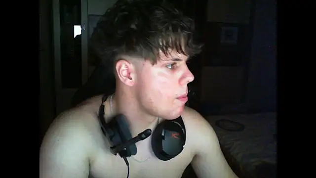 GymGuy0505 online show from 12-17-25, 10:59