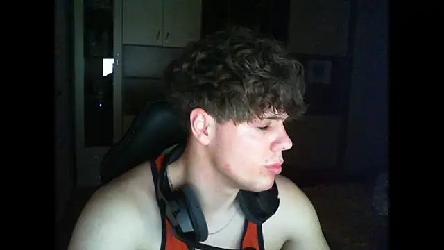 GymGuy0505 online show from 12-15-25, 10:48