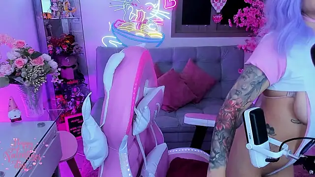 Snapshot of Hayami_Lee chatting on 02-11-26, 02:11 Hayami Lee online show from 02-11-26, 02:11