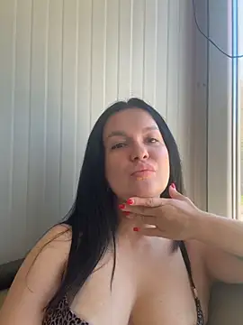 Snapshot of MeganBlueq chatting on 04-06-26, 12:17 MeganBlueq online show from 04-06-26, 12:17