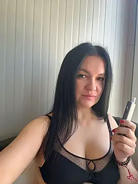 Snapshot of MeganBlueq chatting on 03-25-26, 10:47 MeganBlueq online show from 03-25-26, 10:47