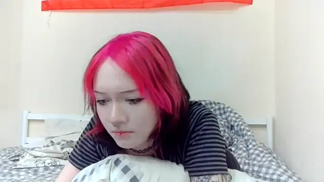 Shine Luna online show from 02-15-26, 05:01