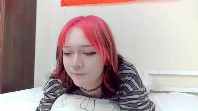 Shine Luna online show from 02-24-26, 08:15