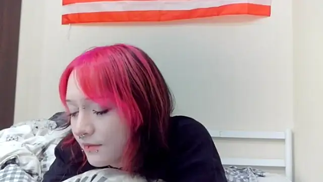 Shine Luna online show from 02-17-26, 08:06