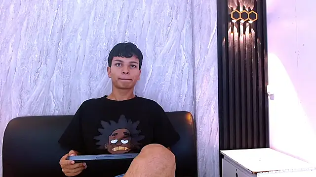 Joseph Gonzalez online show from 01-11-26, 01:07