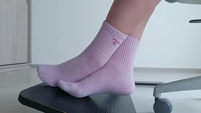 Snapshot of Feetbeth chatting on 06-09-26, 09:27 Feetbeth online show from 06-09-26, 09:27