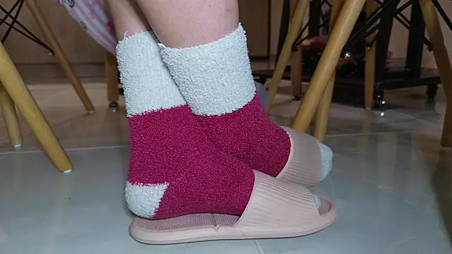 Snapshot of Feetbeth chatting on 07-12-26, 07:09 Feetbeth online show from 07-12-26, 07:09