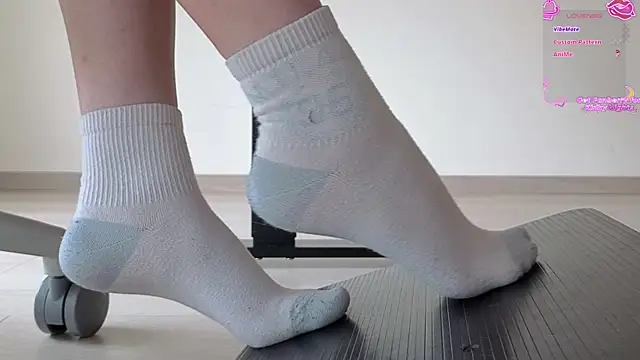 Feetbeth online show from 04-13-26, 05:17