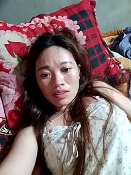 Snapshot of little-effy chatting on 06-26-26, 12:00 little-effy online show from 06-26-26, 12:00
