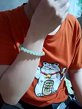 Snapshot of little-effy chatting on 06-14-26, 01:56 little-effy online show from 06-14-26, 01:56
