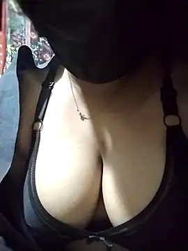 Snapshot of nosrat014 chatting on 12-17-25, 06:35 nosrat014 online show from 12-17-25, 06:35