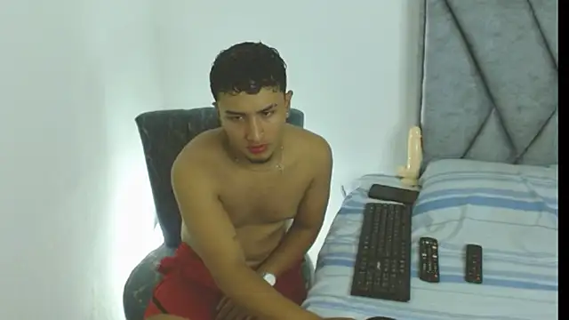 Snapshot of kyro_estrada chatting on 03-01-26, 05:40 kyro estrada online show from 03-01-26, 05:40