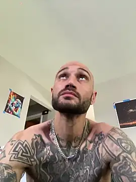 kingNQueen1211 online show from 06-10-26, 04:30