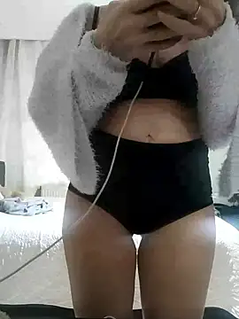 Snapshot of NovaMia chatting on 01-11-26, 07:59 NovaMia online show from 01-11-26, 07:59