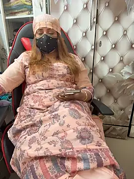 butterflyslay online show from 04-11-26, 09:02