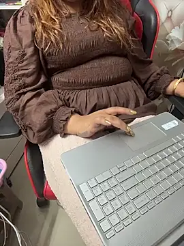 butterflyslay online show from 04-05-26, 05:08