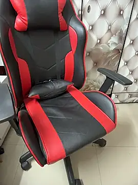 butterflyslay online show from 04-15-26, 03:49