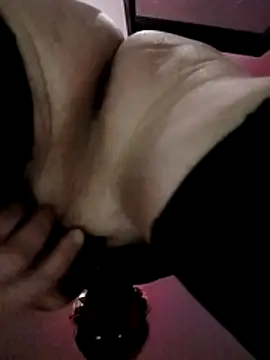 Snapshot of Olivassl22 chatting on 04-04-26, 06:47 Olivassl22 online show from 04-04-26, 06:47