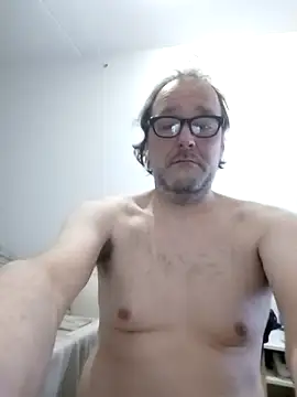 Snapshot of Olivassl22 chatting on 02-17-26, 06:05 Olivassl22 online show from 02-17-26, 06:05